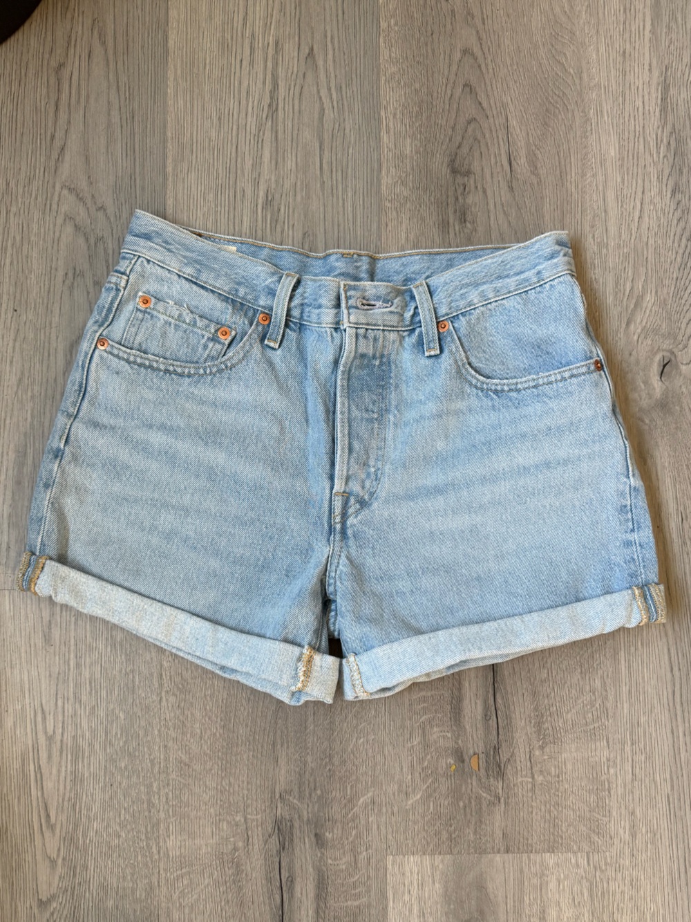 Levi’s Rolled Denim Mom Shorts Size 27